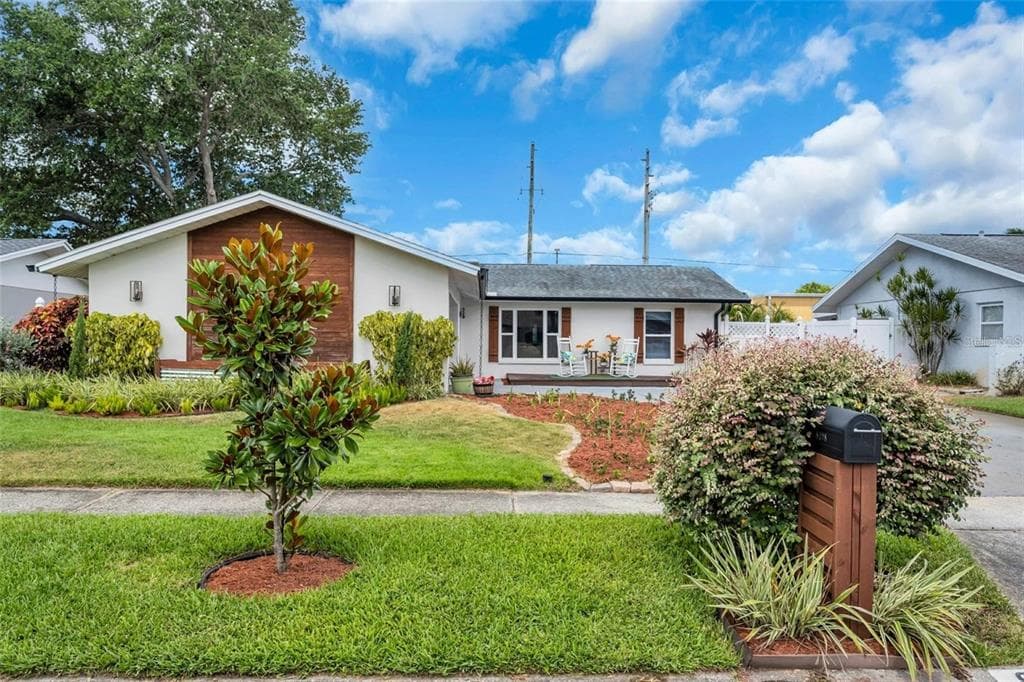 8238 129TH LANE N SEMINOLE, FL 33776