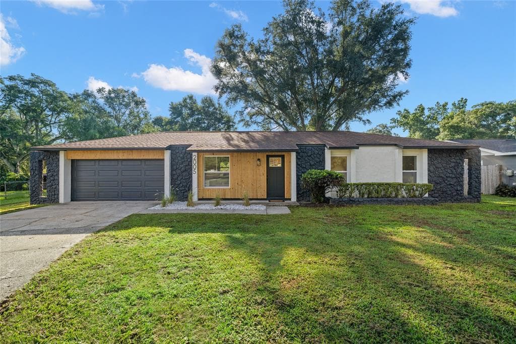 2005 RONALD CIRCLE SEFFNER, FL 33584