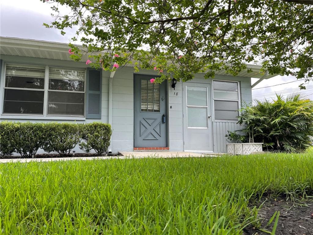 1902 DANDRIDGE STREET UNIT 18 SUN CITY CENTER, FL 33573
