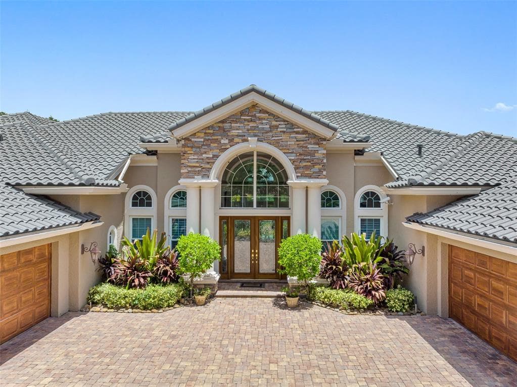 9411 SILVERTHORN ROAD SEMINOLE, FL 33777