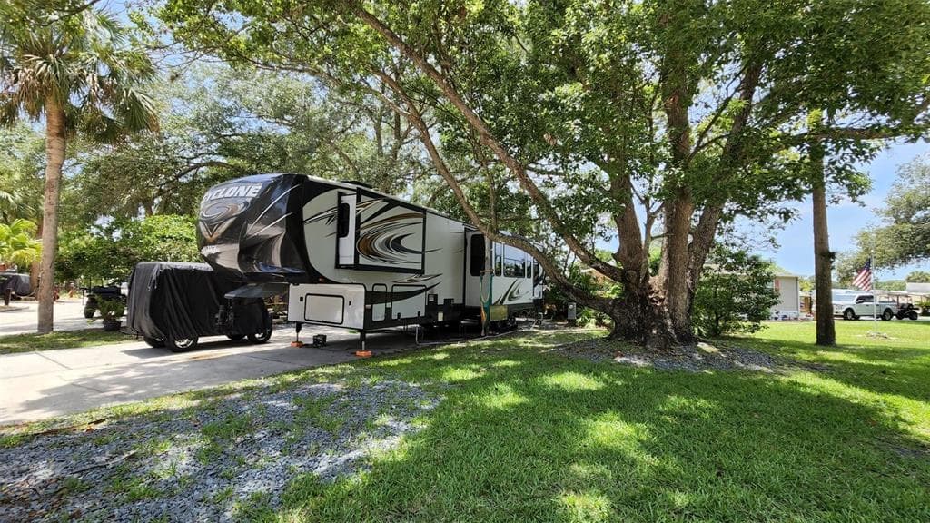 144 APPALOOSA TRAIL E LAKE WALES, FL 33898