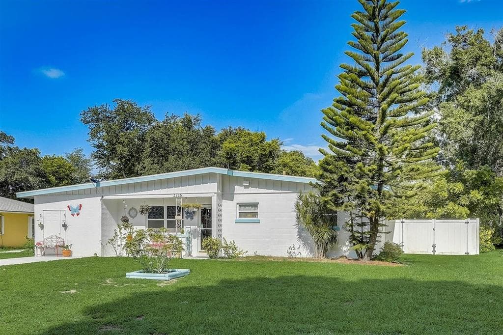 2716 22ND STREET W BRADENTON, FL 34205
