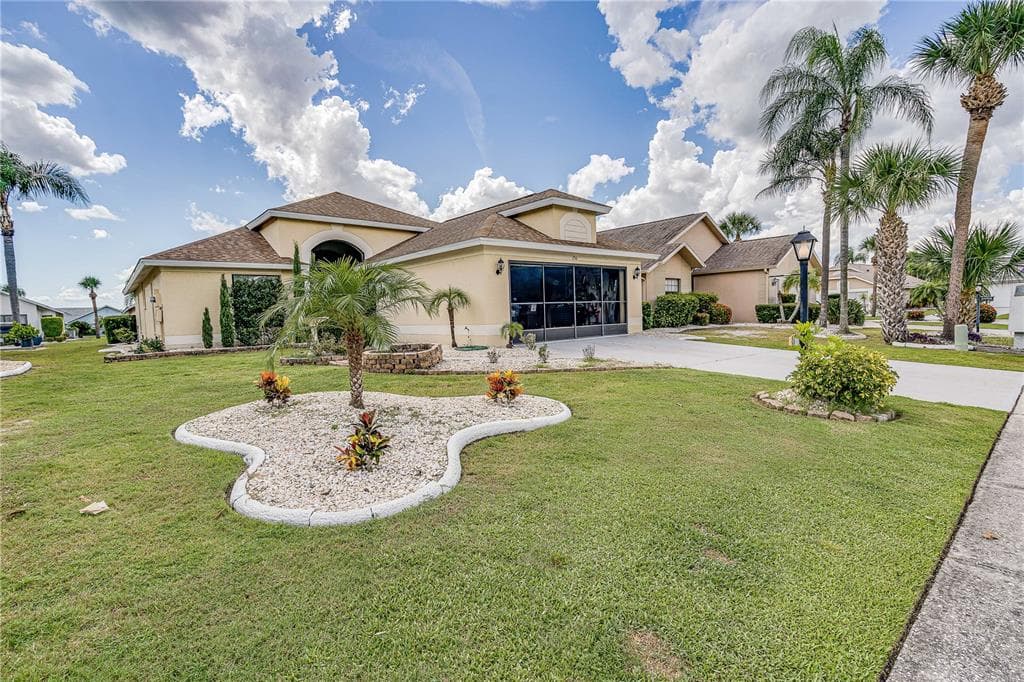 230 LINGER LANE SUN CITY CENTER, FL 33573
