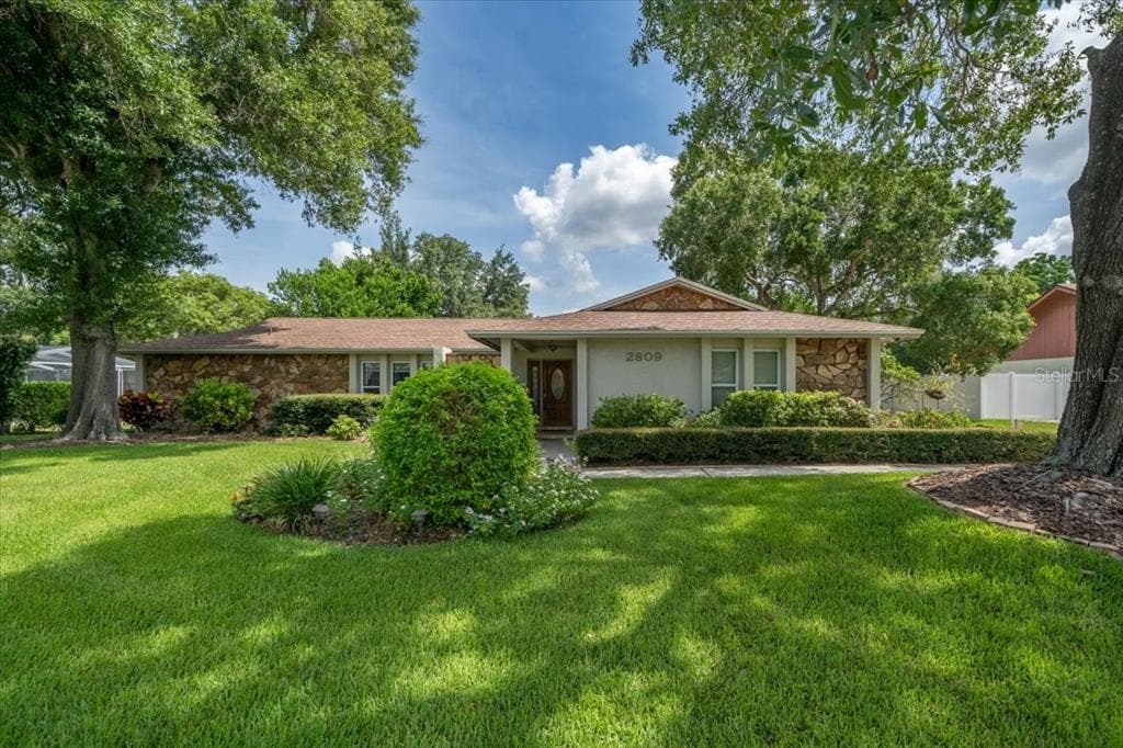 2809 WHITTINGTON PLACE TAMPA, FL 33618