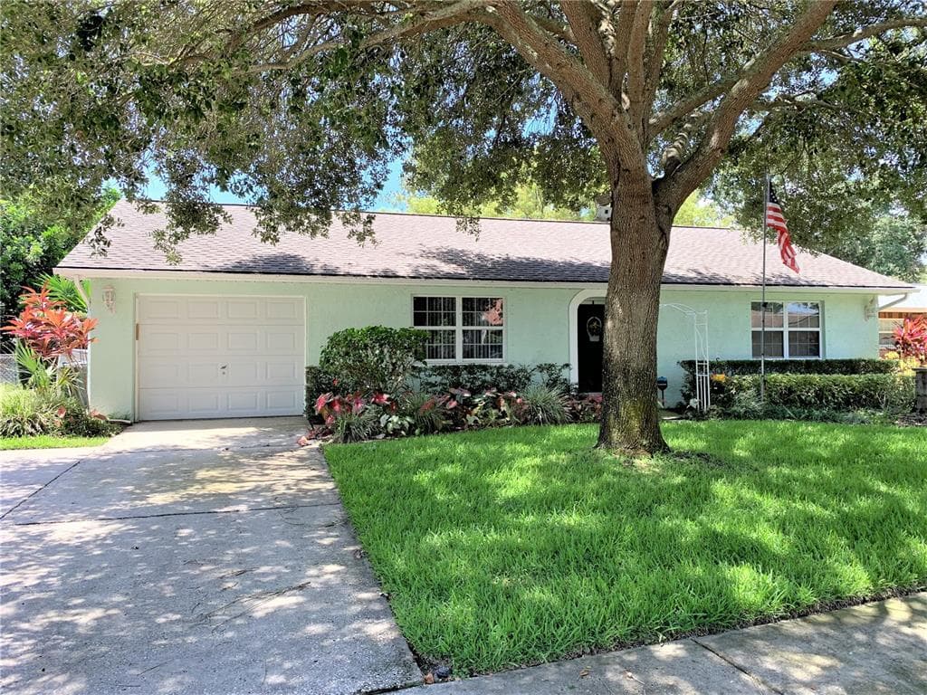 1044 51ST AVENUE N ST PETERSBURG, FL 33703