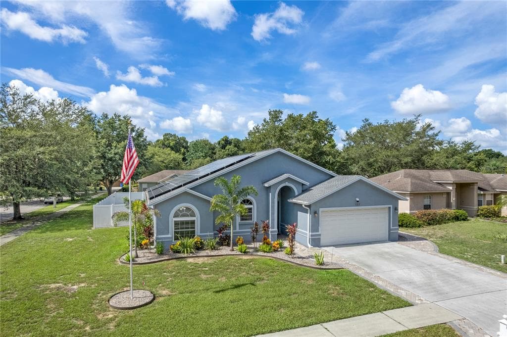 137 WINSTON MANOR CIRCLE SEFFNER, FL 33584