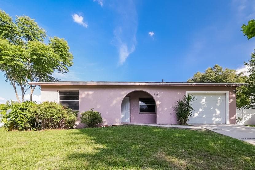 212 LAKE THOMAS DRIVE WINTER HAVEN, FL 33880