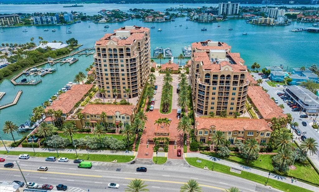 521 MANDALAY AVENUE UNIT 702 CLEARWATER, FL 33767