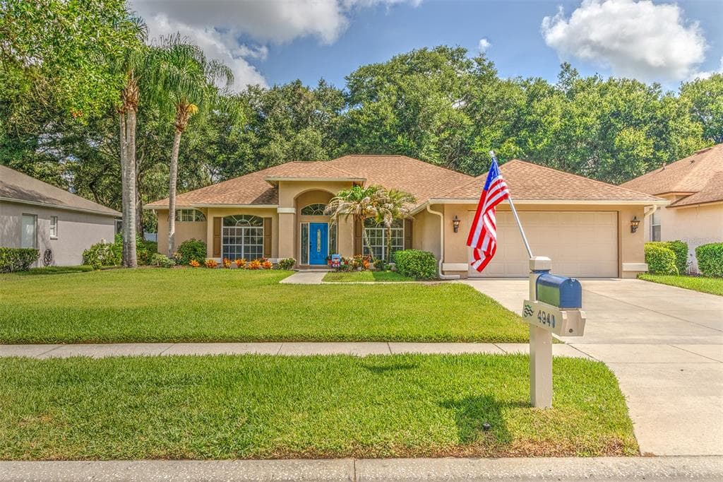 4940 WILLOW RIDGE TERRACE VALRICO, FL 33596