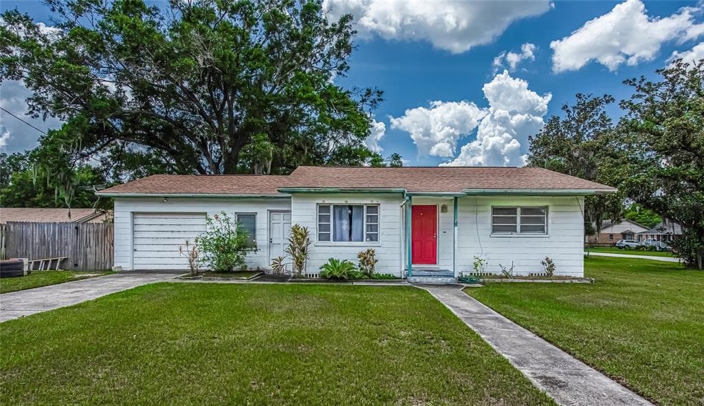 805 N MOBLEY STREET PLANT CITY, FL 33563
