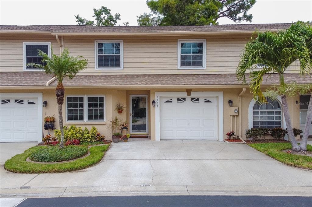 8961 ANTIGUA DRIVE SEMINOLE, FL 33777