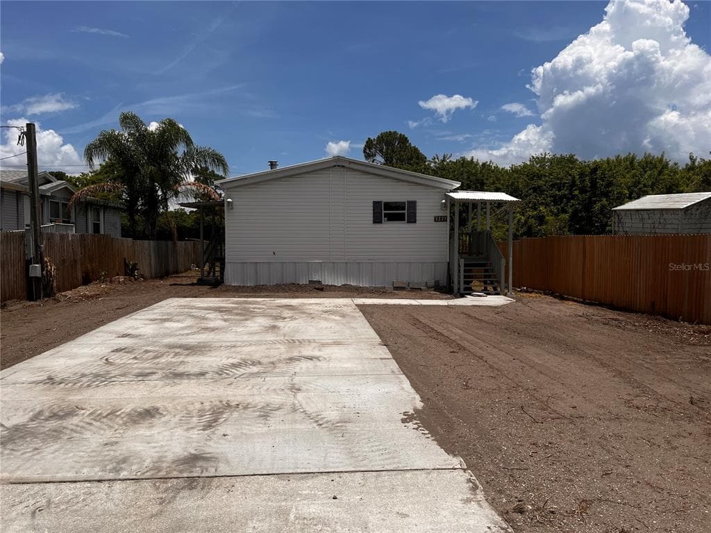 3337 ROXBOROUGH AVENUE CLEARWATER, FL 33762