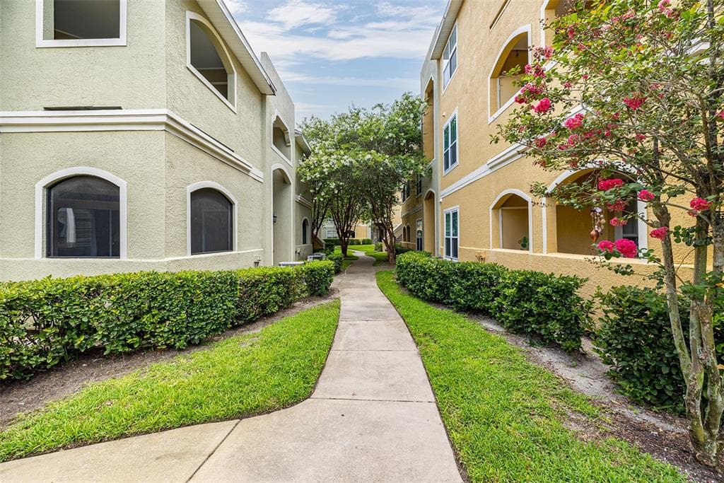 1226 S MISSOURI AVENUE UNIT 1004 CLEARWATER, FL 33756