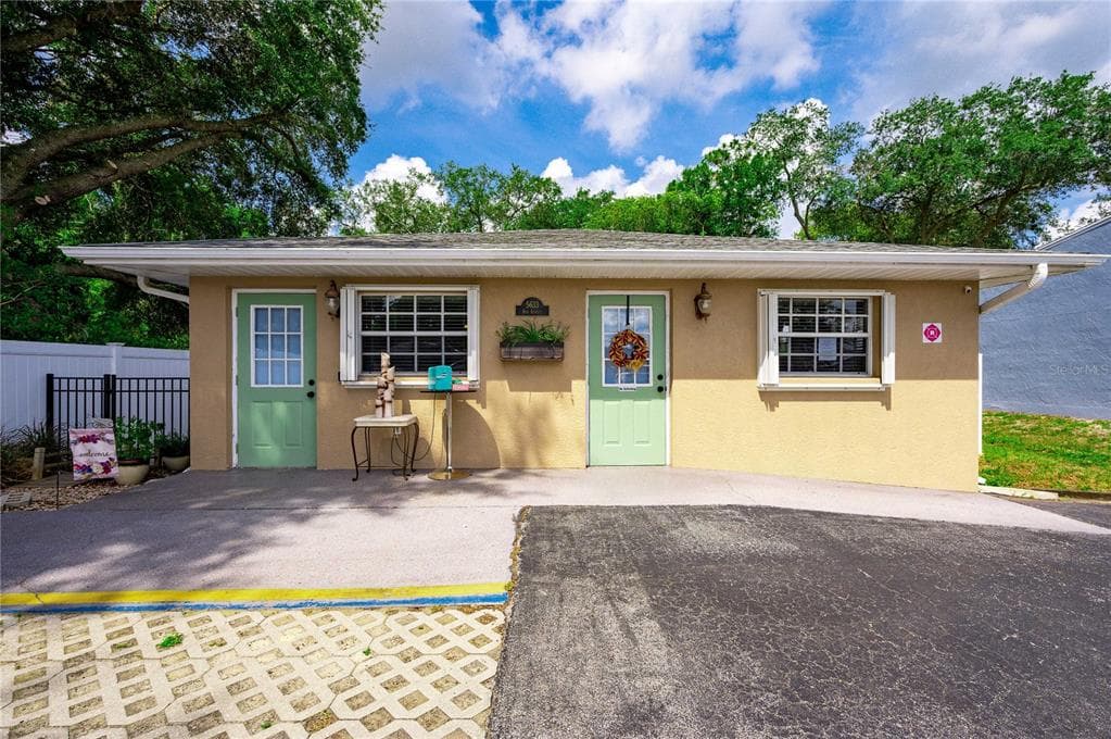 5633 6TH STREET ZEPHYRHILLS, FL 33542