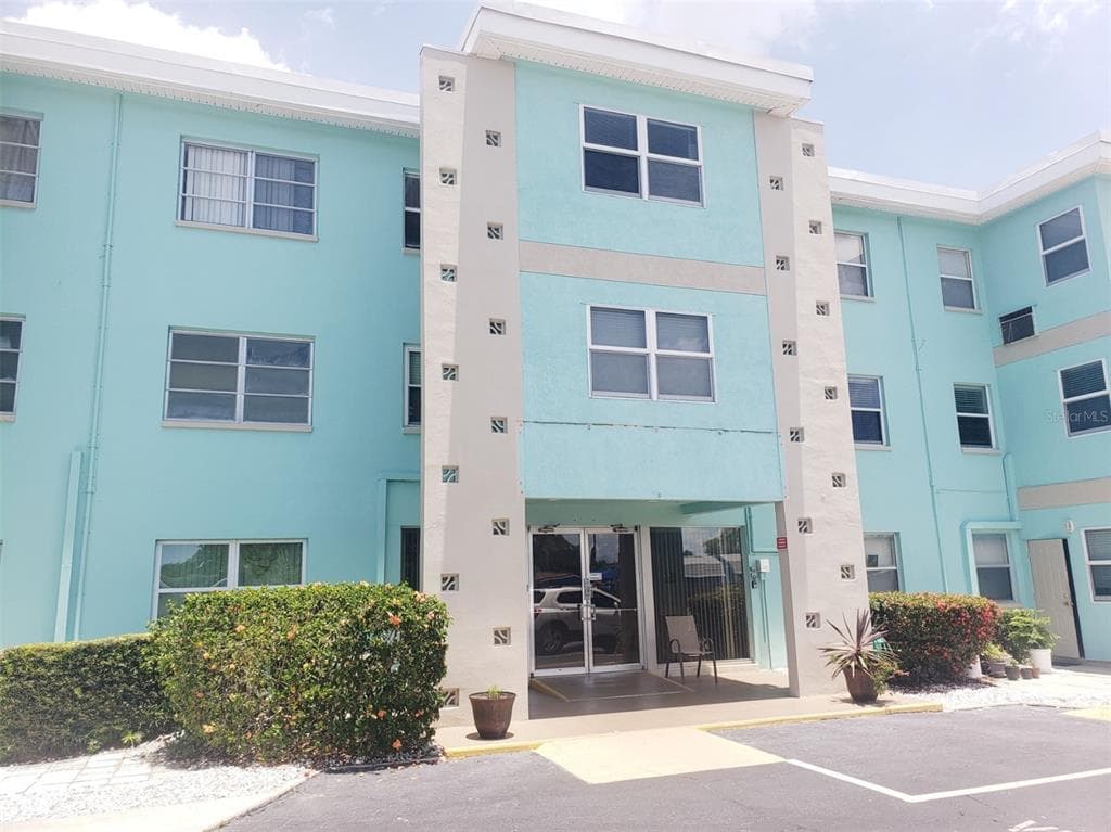 11447 PARK BOULEVARD UNIT 213 SEMINOLE, FL 33772
