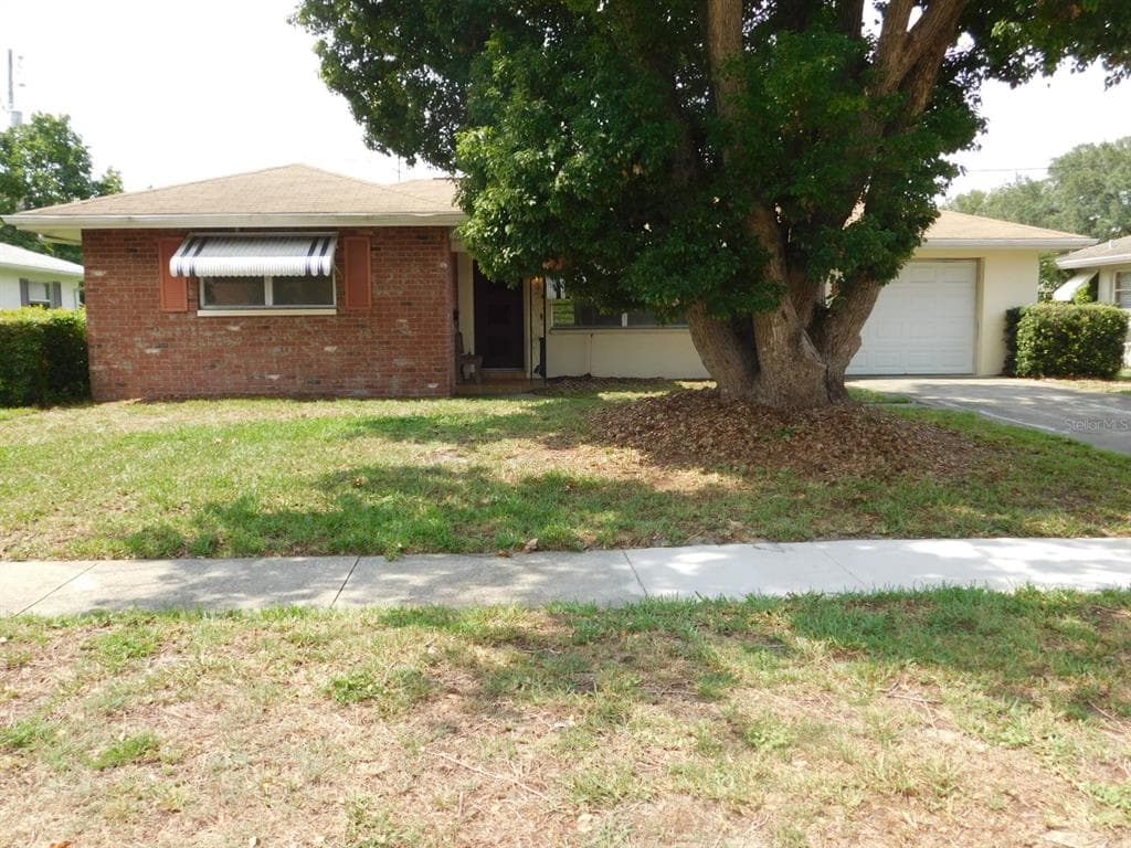 1724 STARLIGHT DRIVE CLEARWATER, FL 33755