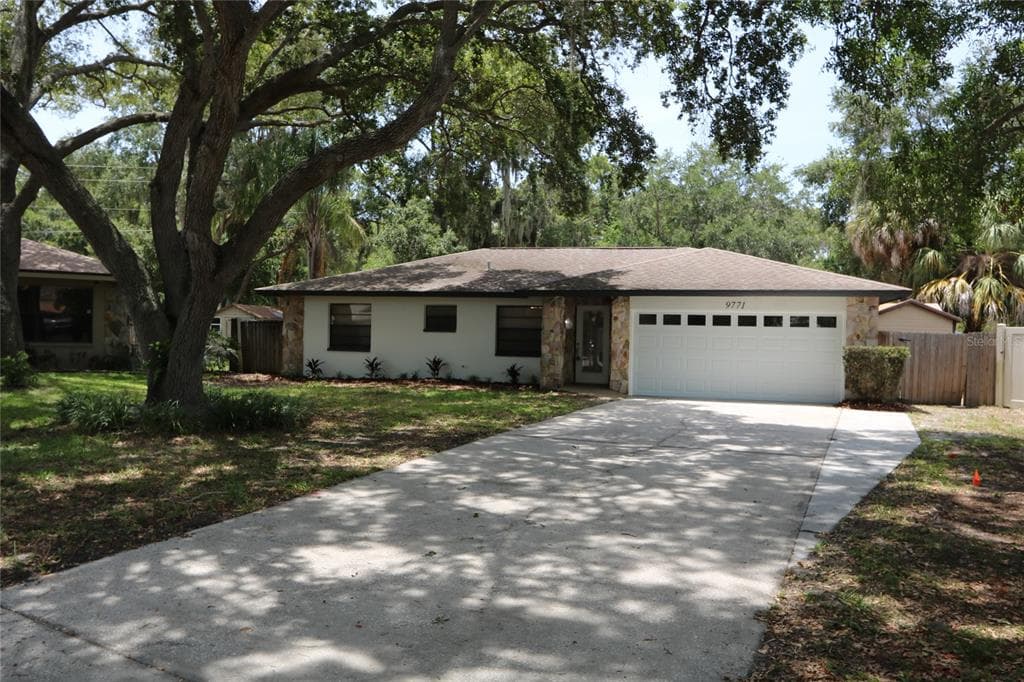 9771 PARKWOOD COURT SEMINOLE, FL 33777