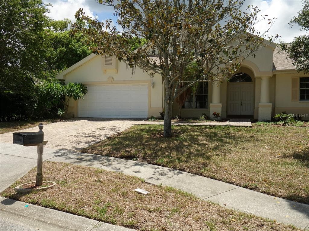 723 HIDDEN LAKE DRIVE TARPON SPRINGS, FL 34689
