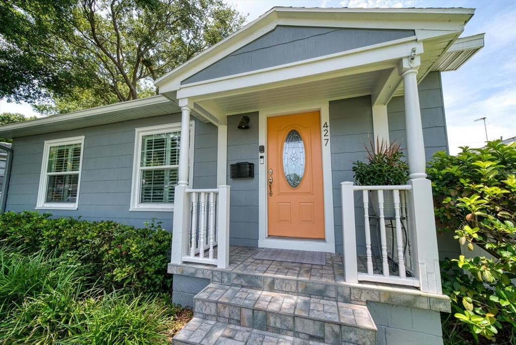 427 28TH AVENUE N ST PETERSBURG, FL 33704