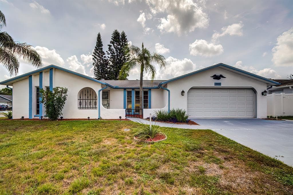 8950 PANDORA LANE PORT RICHEY, FL 34668