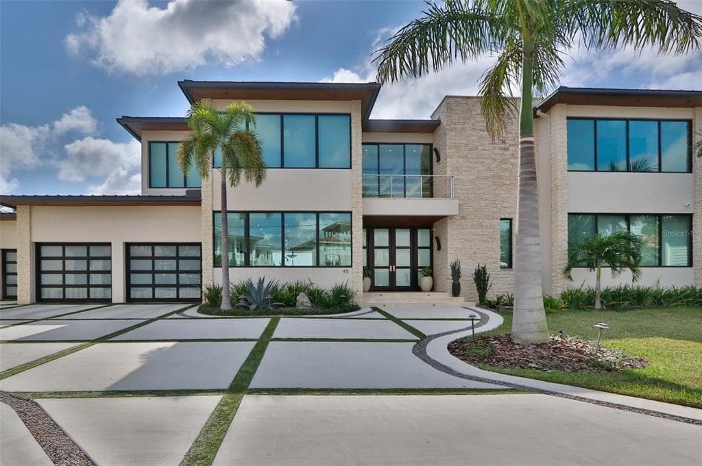 2311 N RIVERSIDE DRIVE TAMPA, FL 33602