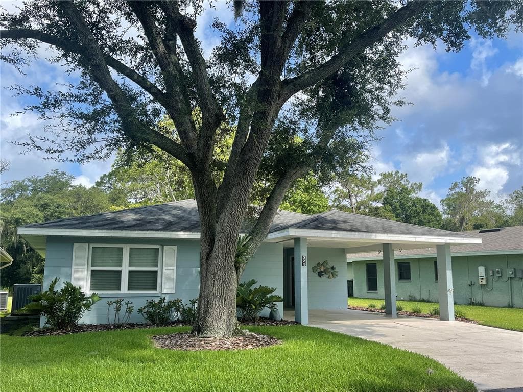 521 LAKE CAROLYN CIRCLE LAKELAND, FL 33813