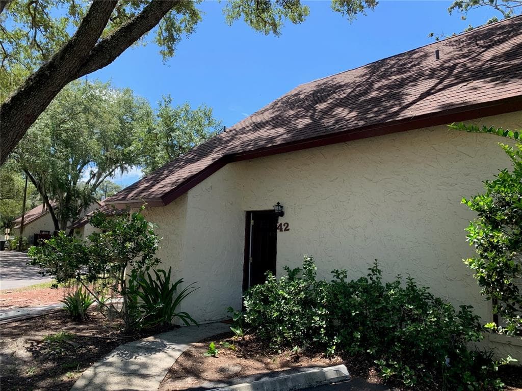 12310 TOUCHTON DR UNIT 42 TAMPA, FL 33617