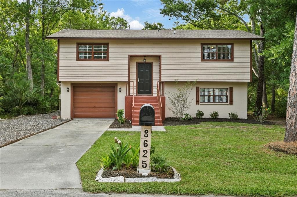 8625 CUTLASS DRIVE HUDSON, FL 34667