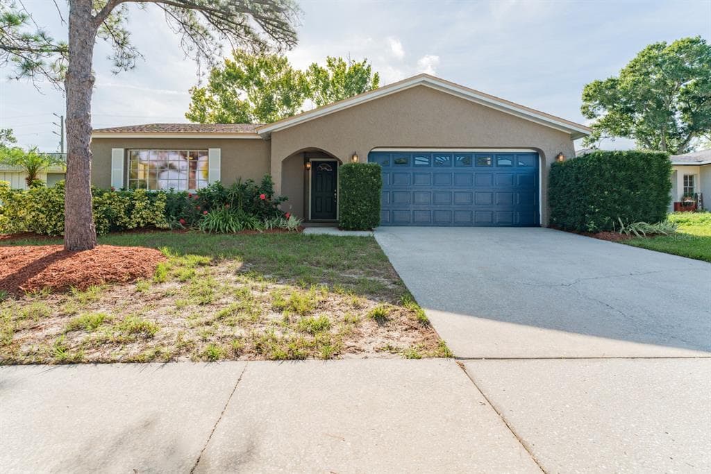 2211 E CITRUS WAY PALM HARBOR, FL 34683