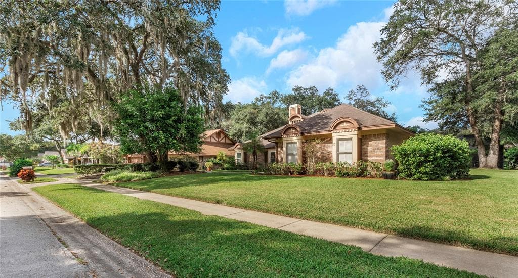 213 SHEFFIELD CIRCLE E PALM HARBOR, FL 34683