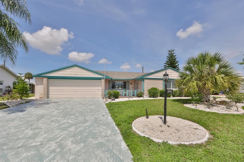 1202 DESERT HILLS DRIVE SUN CITY CENTER, FL 33573