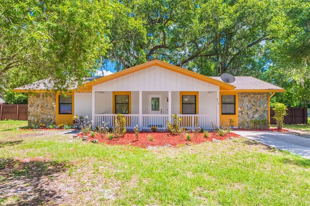 319 W PARKER AVE AVENUE BUSHNELL, FL 33513