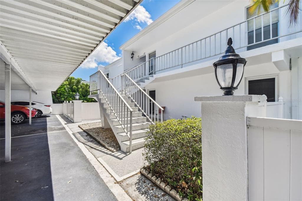 1655 S HIGHLAND AVENUE UNIT E223 CLEARWATER, FL 33756
