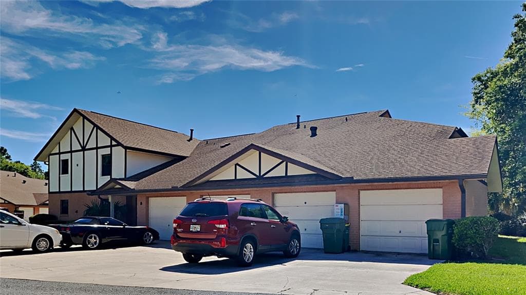 100 E OAK TERRACE DRIVE UNIT B3 LEESBURG, FL 34748
