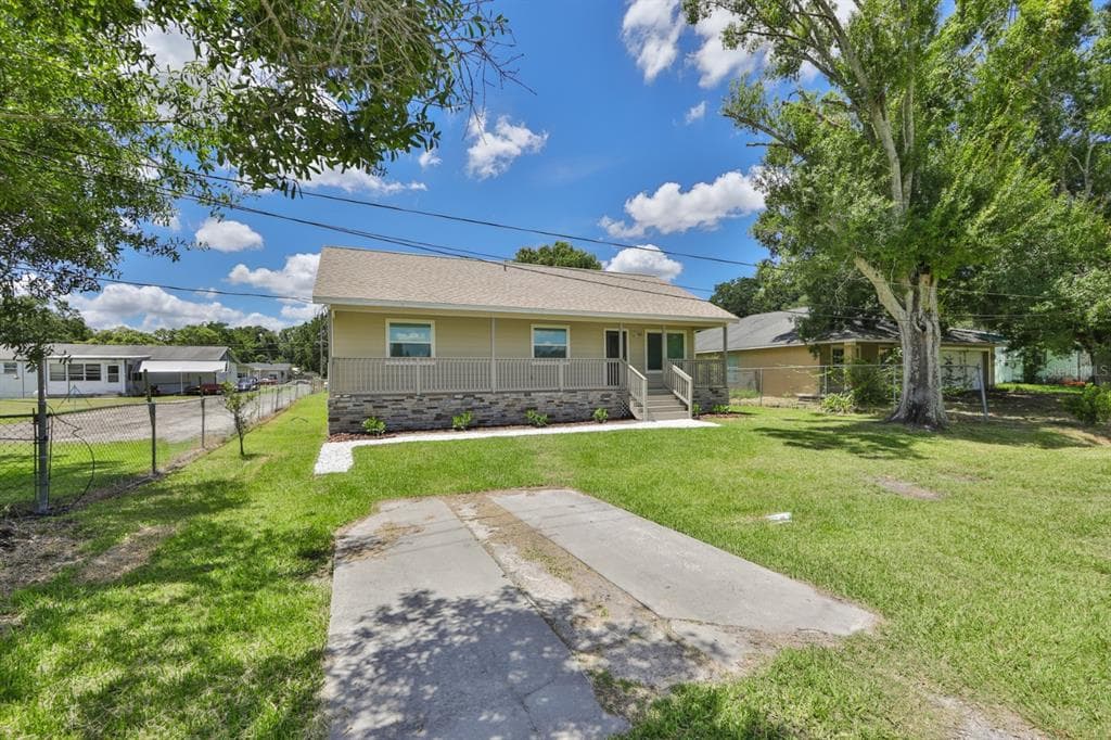 2001 W BALL STREET PLANT CITY, FL 33563