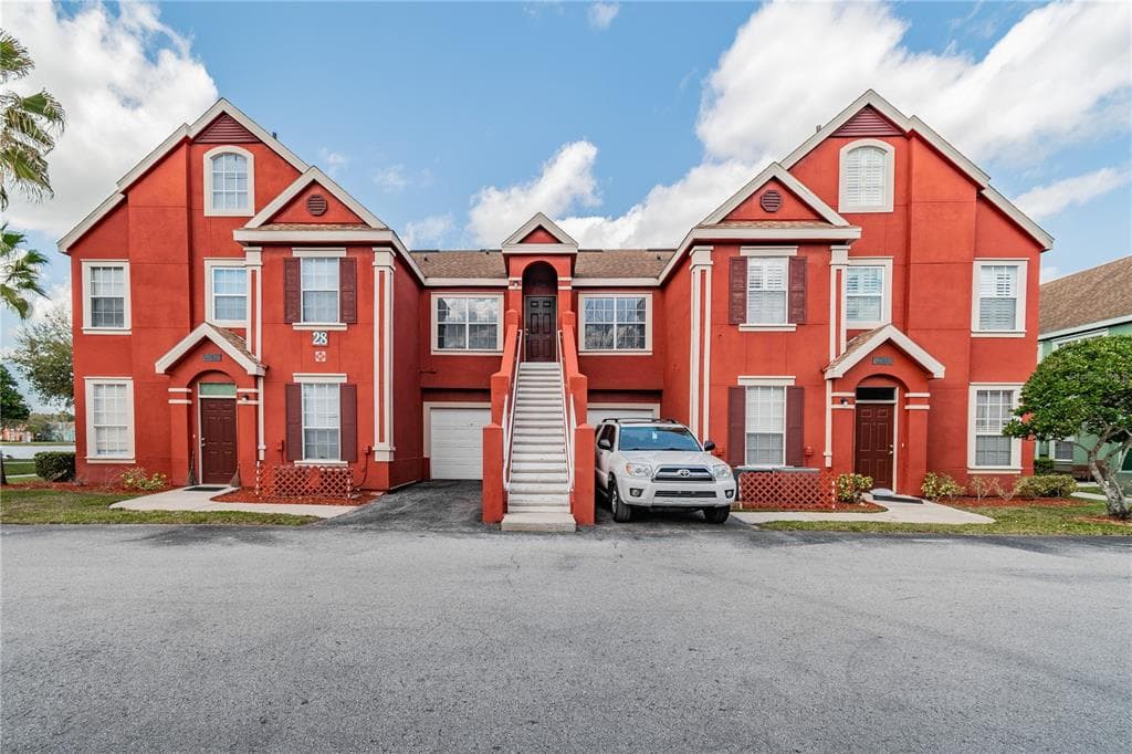 9632 LAKE CHASE ISLAND WAY UNIT 9632 TAMPA, FL 33626