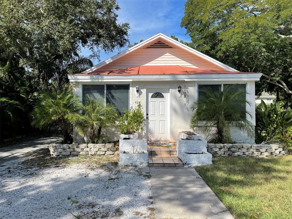 424 WILDWOOD WAY BELLEAIR, FL 33756