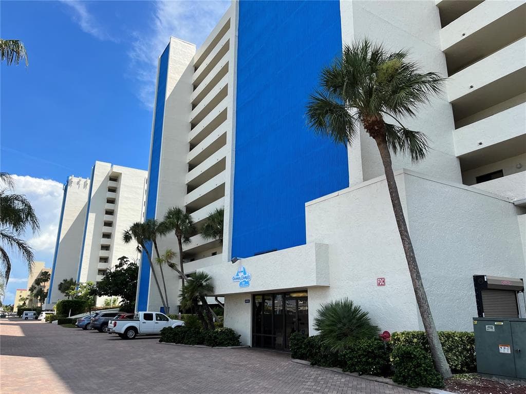 15000 GULF BOULEVARD UNIT 405 MADEIRA BEACH, FL 33708