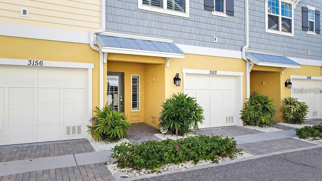 3162 MOORINGS DRIVE S ST PETERSBURG, FL 33712