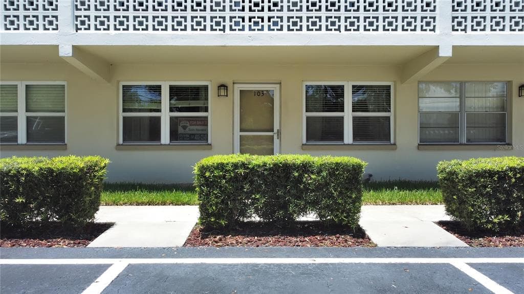 8100 DR MARTIN LUTHER KING JR STREET N UNIT 103 ST PETERSBURG, FL 33702