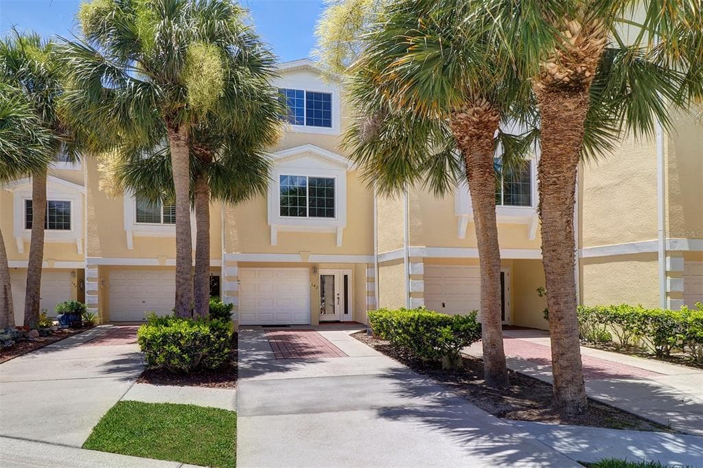 142 BRENT CIRCLE OLDSMAR, FL 34677