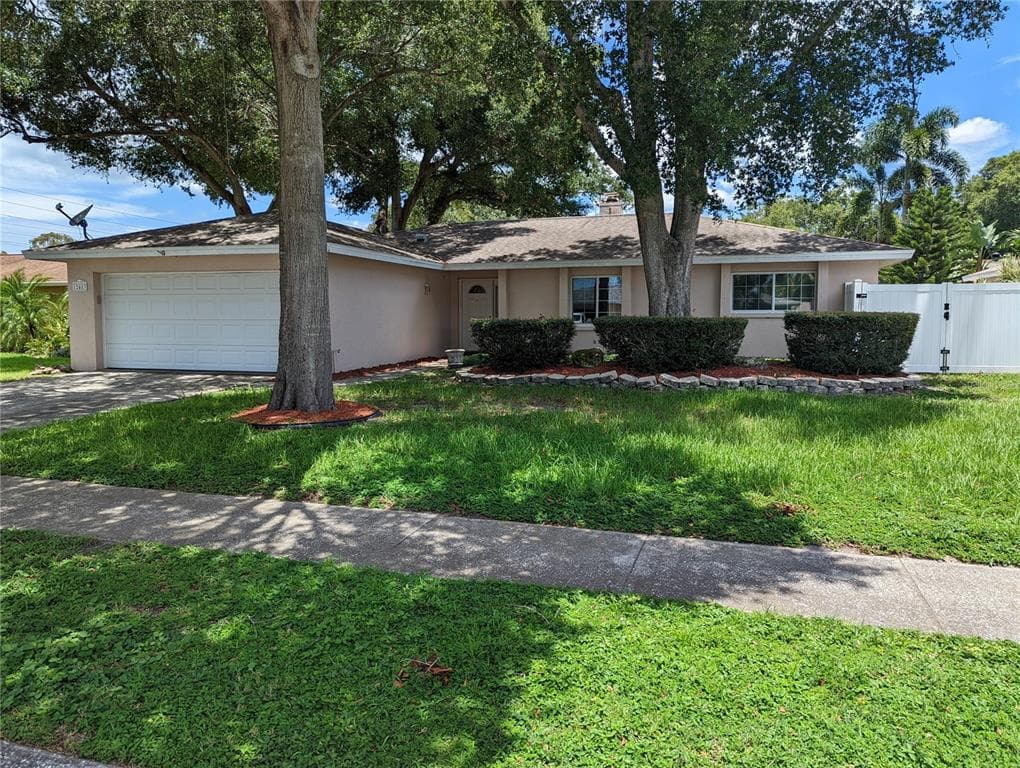 12483 92ND TERRACE SEMINOLE, FL 33772