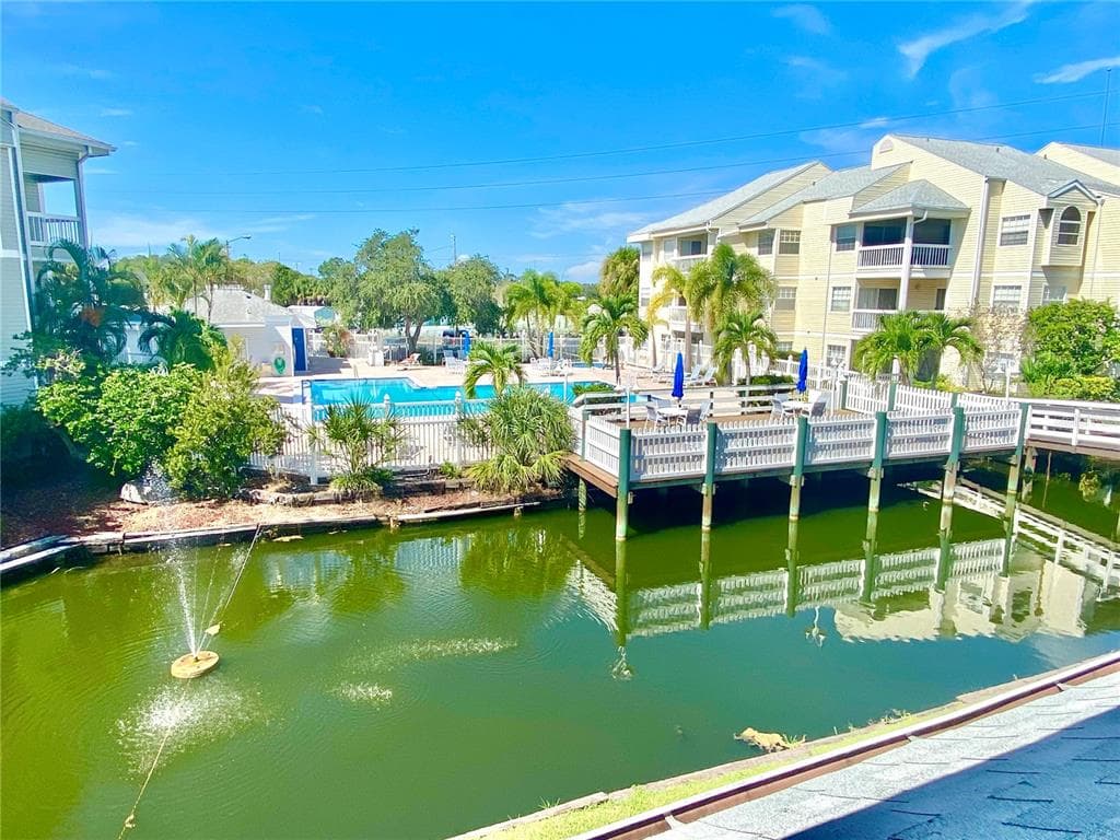 6825 STONESTHROW CIRCLE N UNIT 1204 ST PETERSBURG, FL 33710