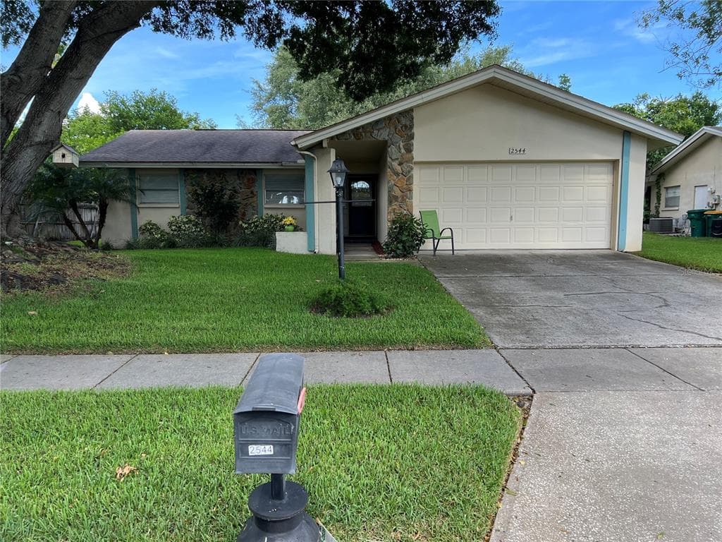 2544 SOUTHPOINTE DRIVE DUNEDIN, FL 34698