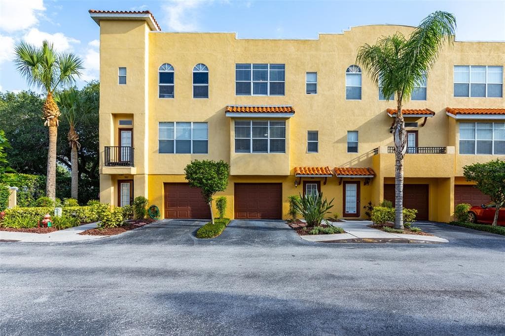 3104 TOSCANA CIRCLE TAMPA, FL 33611