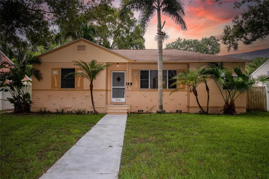 214 36TH AVENUE NE ST PETERSBURG, FL 33704