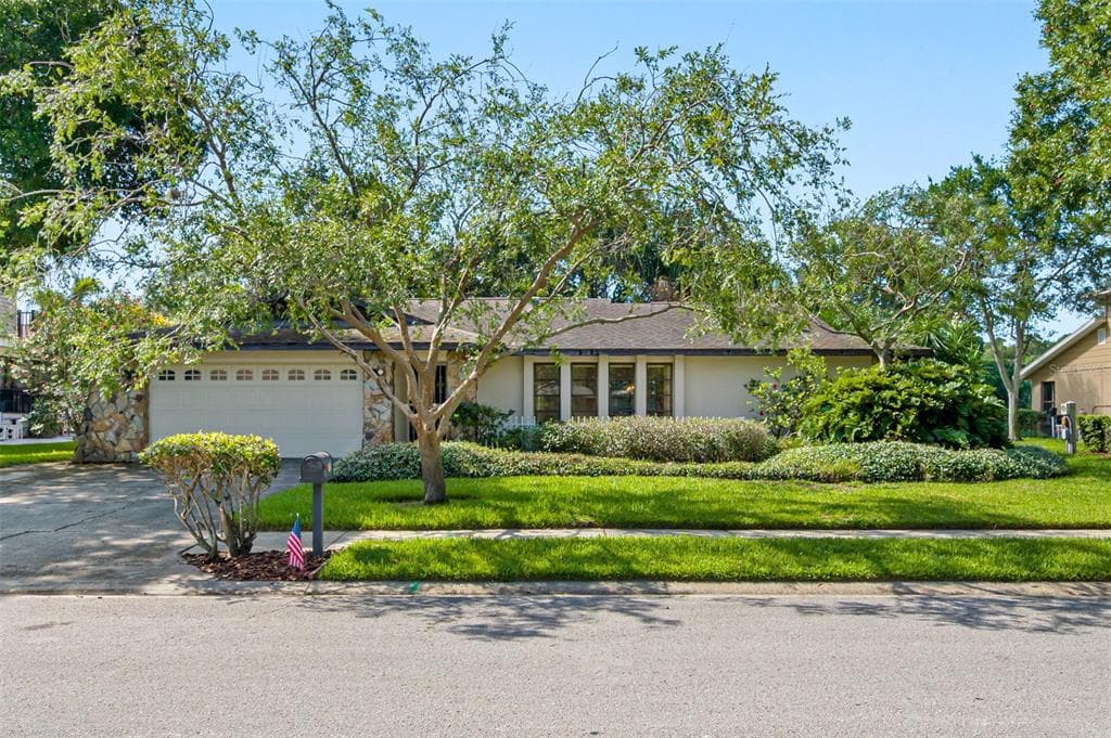 8928 BAYWOOD PARK DRIVE