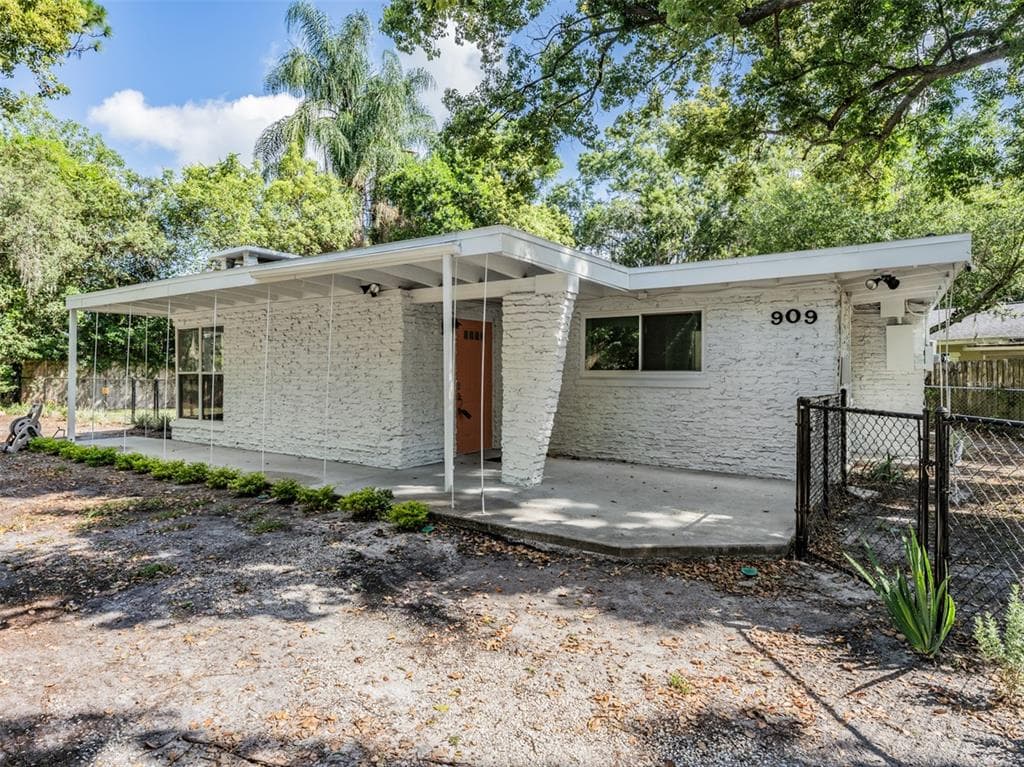 909 W RAMBLA STREET TAMPA, FL 33612