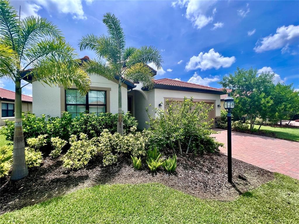 5119 TOBERMORY WAY BRADENTON, FL 34211