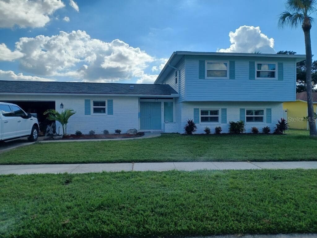 8406 FLAGSTONE DRIVE TAMPA, FL 33615